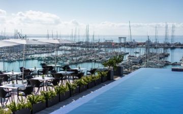 Piscina con vistas