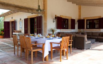 patio interior villa sarria establiments mallorca 